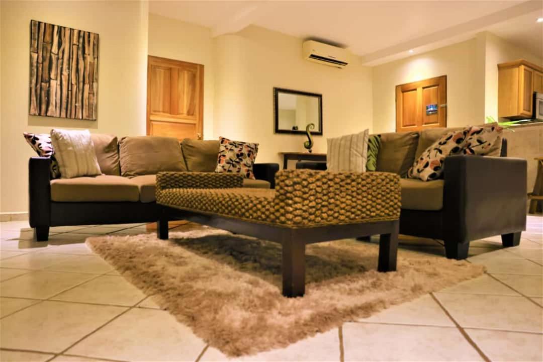 Cocomar Beachfront Hotel ปาร์ริตา ภายนอก รูปภาพ