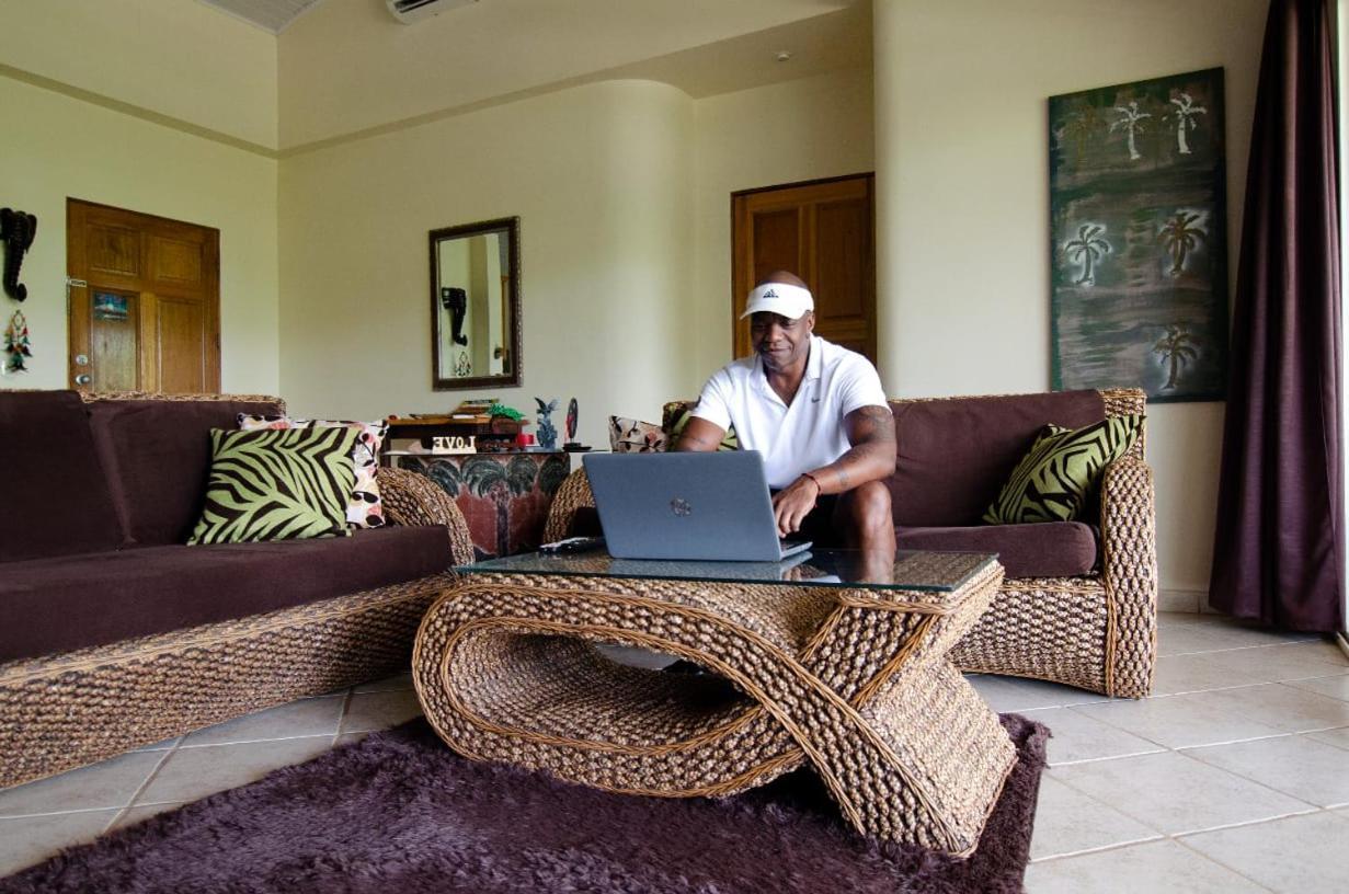 Cocomar Beachfront Hotel ปาร์ริตา ภายนอก รูปภาพ
